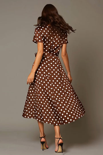 Robe trapèze en satin marron à pois